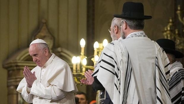 Francisco: El diálogo entre religiones, un antídoto contra el extremismo Francisco: El diálogo entre religiones, un antídoto contra el extremismo