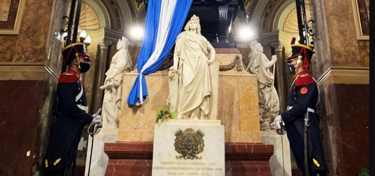 Homenajes al general San Martín en la catedral de Buenos Aires Homenajes al general San Martín en la catedral de Buenos Aires