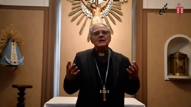 'Jesús se despoja de todo para entrar en el ´hueso´ de la miseria humana' 'Jesús se despoja de todo para entrar en el ´hueso´ de la miseria humana'