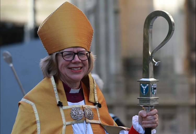 La arzobispa Sarah Mullally visitará al papa León XIV en abril