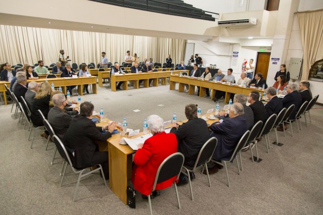 La Mesa del Diálogo Santafesino se reunió con autoridades locales y provinciales La Mesa del Diálogo Santafesino se reunió con autoridades locales y provinciales