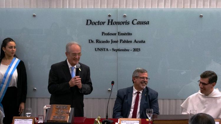 La UNSTA otorgó el doctorado honoris causa a un profesor emérito de la UBA La UNSTA otorgó el doctorado honoris causa a un profesor emérito de la UBA