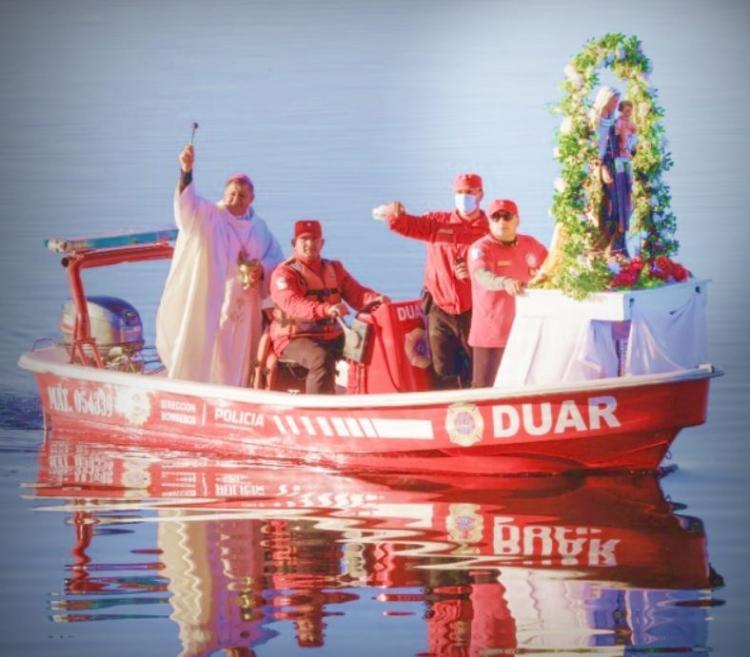 La Virgen del Carmen, patrona de los pescadores de Cruz del Eje La Virgen del Carmen, patrona de los pescadores de Cruz del Eje