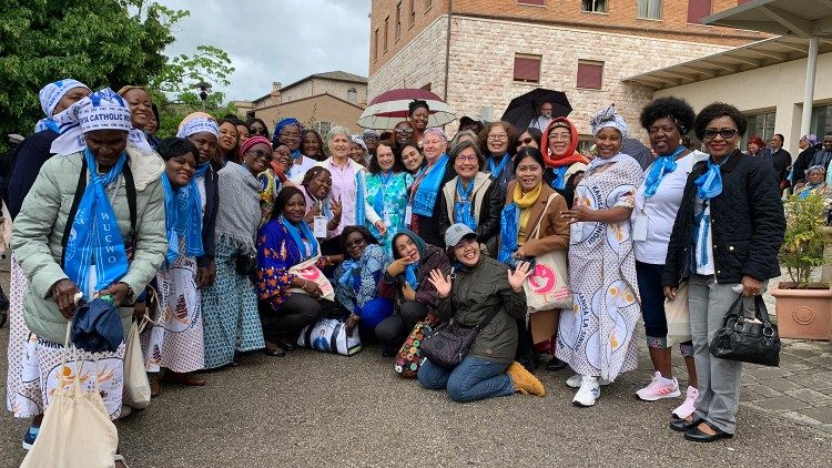 Las mujeres representadas en la UMOFC reunidas en Asís Las mujeres representadas en la UMOFC reunidas en Asís