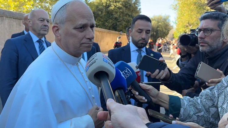 León XIV: Debemos buscar soluciones y caminos hacia la paz León XIV: Debemos buscar soluciones y caminos hacia la paz