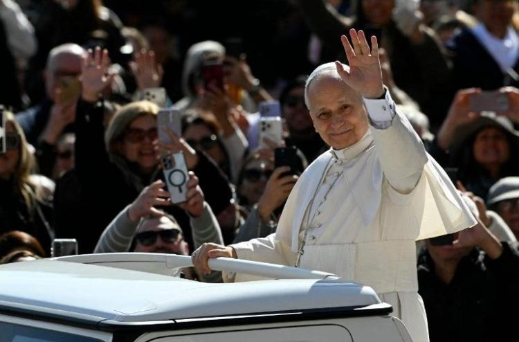 León XIV: El bautismo exige una profesión de fe coherente