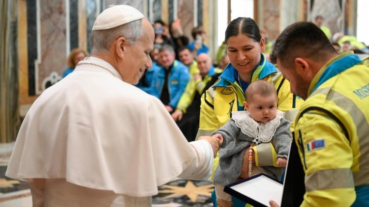 León XIV: la fe cristiana se vive en la caridad, adaptada a las necesidades de hoy