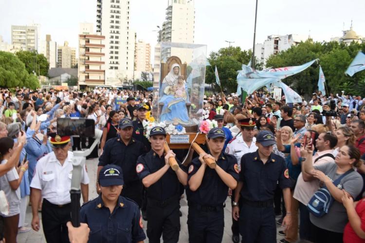 Lomas de Zamora: fiesta por los 160 años de la entronización de la Virgen de la Paz Lomas de Zamora: fiesta por los 160 años de la entronización de la Virgen de la Paz