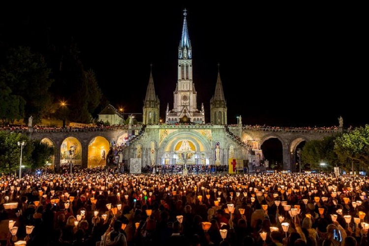 Lourdes: piden que la procesión de velas sea patrimonio cultural inmaterial de Francia Lourdes: piden que la procesión de velas sea patrimonio cultural inmaterial de Francia