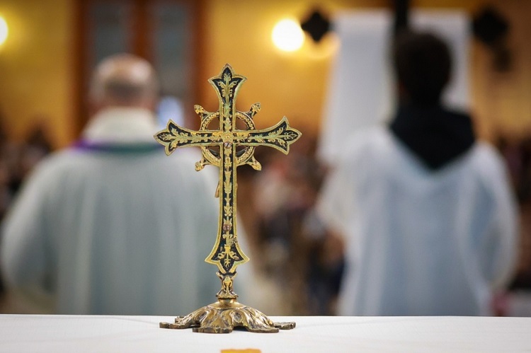 Más católicos en el mundo, pero menos sacerdotes, religiosos y seminaristas Más católicos en el mundo, pero menos sacerdotes, religiosos y seminaristas