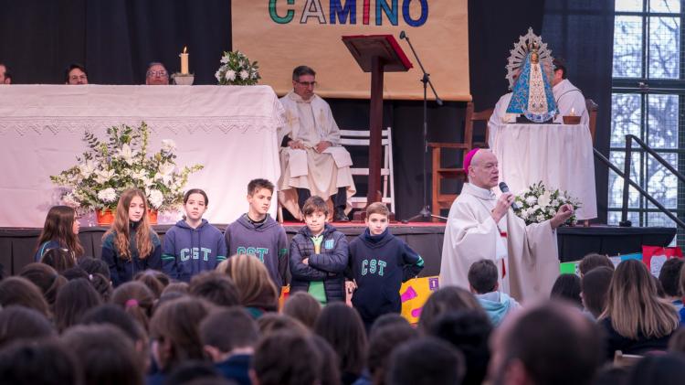 Más de 2.000 alumnos participaron de la Misa del Niño en San Isidro Más de 2.000 alumnos participaron de la Misa del Niño en San Isidro