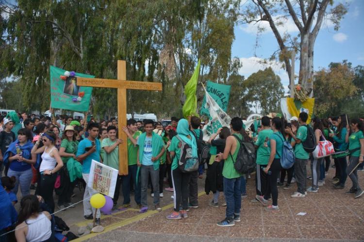 Mendoza: Mons. Colombo presentó el documento de la Asamblea de Pastoral Juvenil