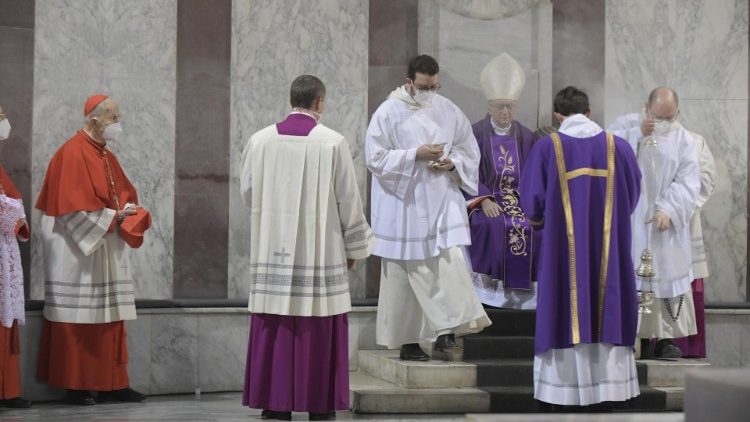 Miércoles de Ceniza: El Papa imploró a Dios la paz que los hombres no pueden construir Miércoles de Ceniza: El Papa imploró a Dios la paz que los hombres no pueden construir