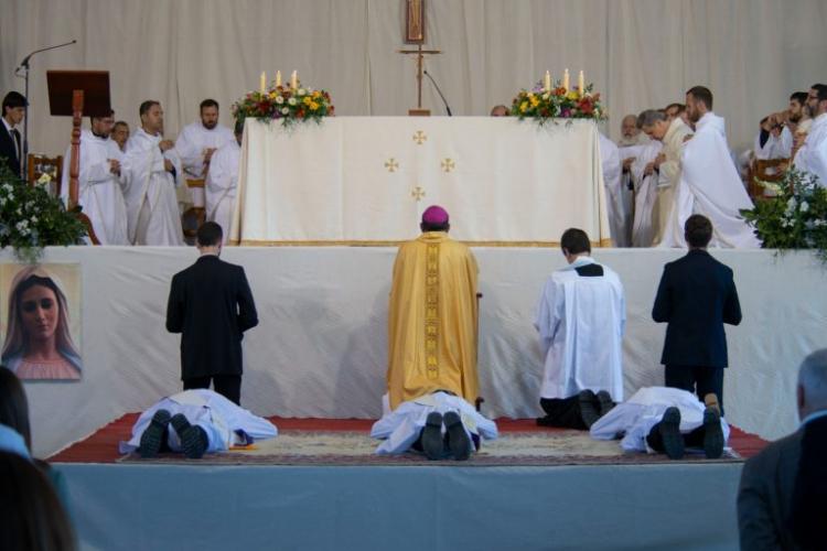 Mons. Araya, a los nuevos sacerdotes: 'Se trata de representar la acción de Dios' Mons. Araya, a los nuevos sacerdotes: 'Se trata de representar la acción de Dios'