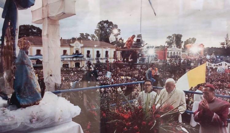 Mons. Azpiroz instó a ser constructores de una 'cadena de unión más fuerte que las cadenas de la guerra'