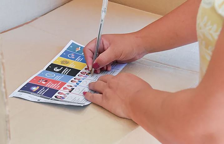 Mons. Buenanueva: elecciones en una democracia posible