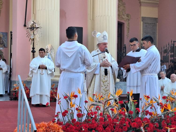 Mons. Cargnello: 'El Señor nos invita a abrir el corazón y salir de nosotros mismos' Mons. Cargnello: 'El Señor nos invita a abrir el corazón y salir de nosotros mismos'