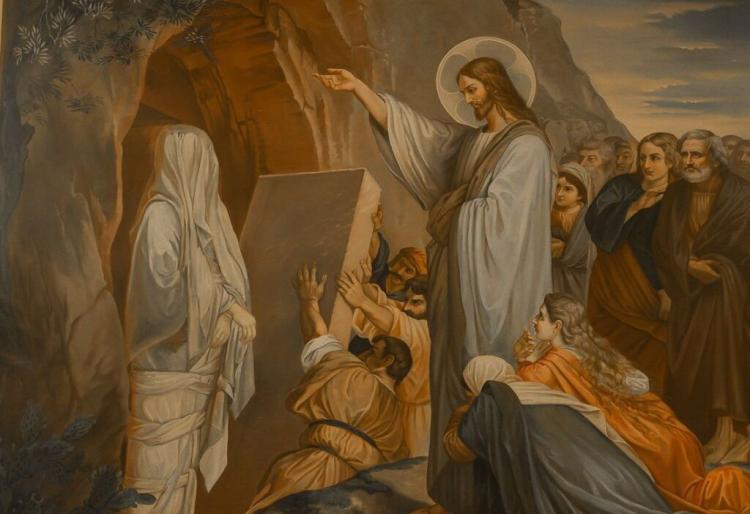 Mons. Castagna: 'El hombre, buscado por Quién es la Resurrección y la Vida'