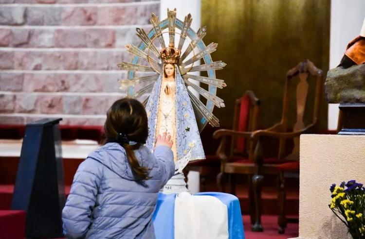 Mons. Domínguez: 'Que la Virgen de Luján les traiga alegría, misericordia y esperanza' Mons. Domínguez: 'Que la Virgen de Luján les traiga alegría, misericordia y esperanza'