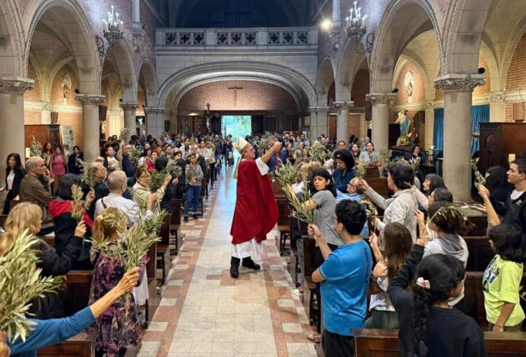 Mons. García Cuerva en Domingo de Ramos: 'La propuesta de Dios es con todos'