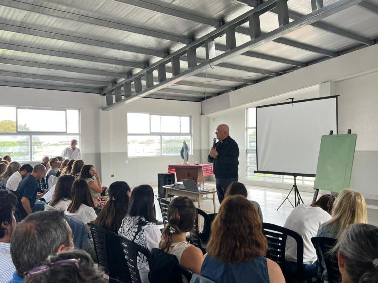 Mons. Giobando a directivos de escuelas: estar 'cerca de Dios y de los que Él nos confía'