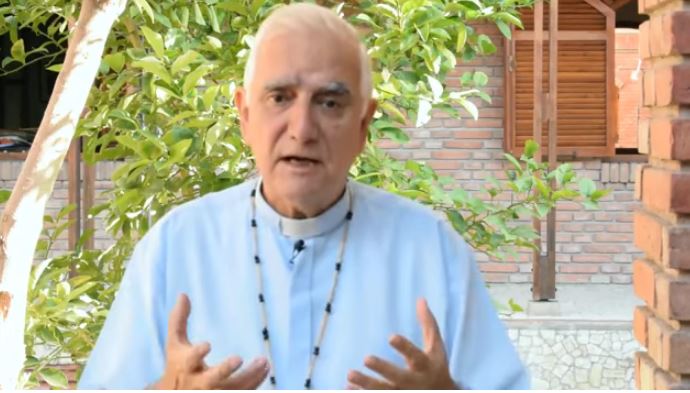 Mons. Lozano: "Acompañar a los enfermos y agobiados" Mons. Lozano: "Acompañar a los enfermos y agobiados"