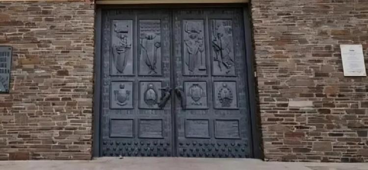 Mons. Lozano: 'Las puertas del cielo y de la tierra' Mons. Lozano: 'Las puertas del cielo y de la tierra'
