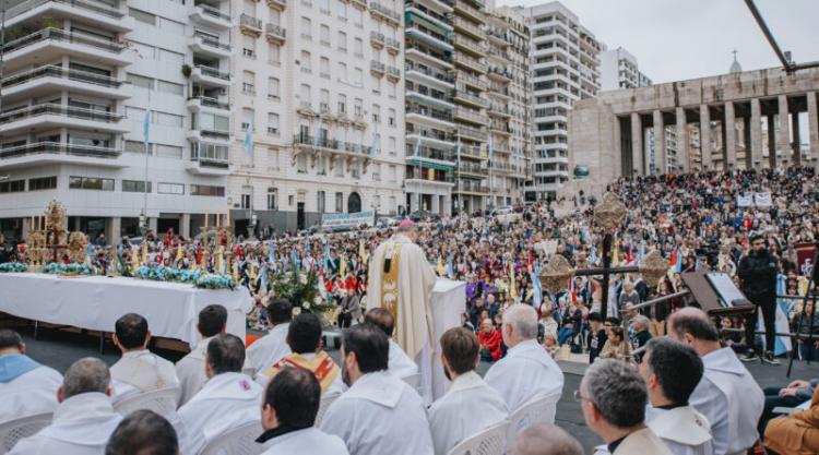 Mons. Martín: 'Recemos y trabajemos por la paz en Rosario' Mons. Martín: 'Recemos y trabajemos por la paz en Rosario'