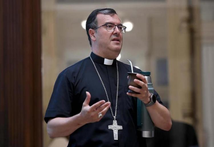 Mons. Mestre: ´Nunca dejemos de manifestar la presencia del Salvador´ Mons. Mestre: ´Nunca dejemos de manifestar la presencia del Salvador´