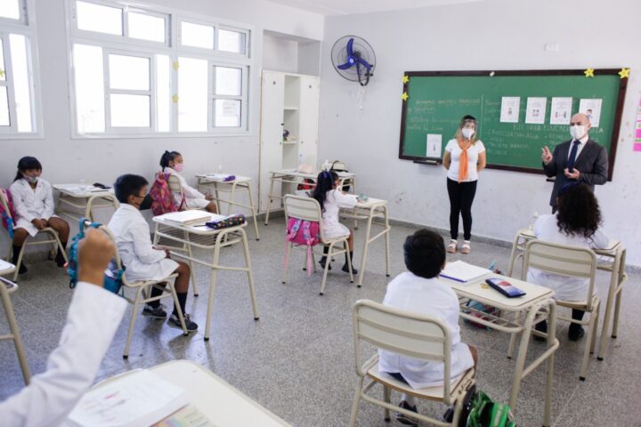 Mons. Ojea animó a "reconstruir" este nuevo tiempo de presencialidad escolar