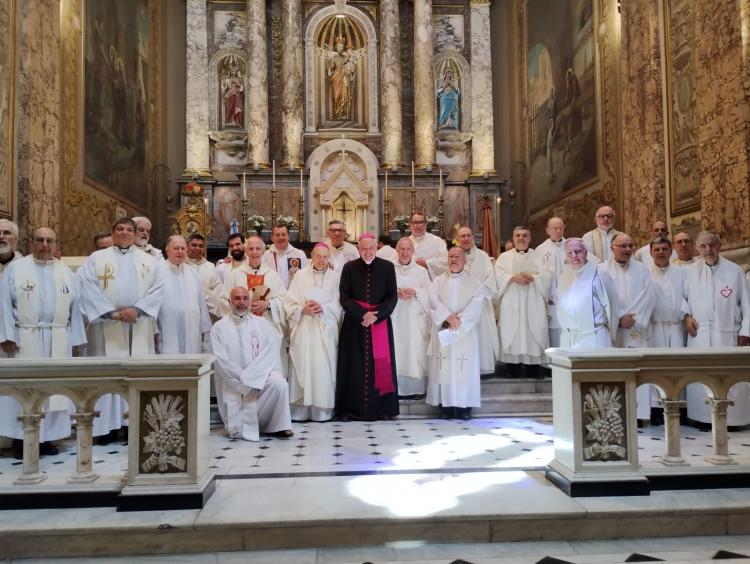Mons. Rubén Frassia celebró sus 50 años de sacerdocio Mons. Rubén Frassia celebró sus 50 años de sacerdocio