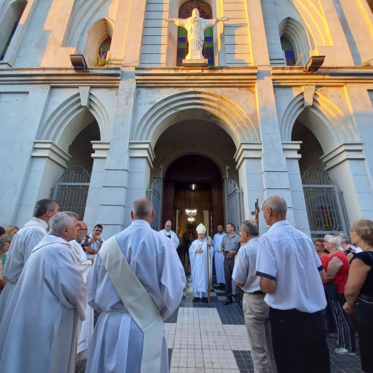 Mons. Torres presidió la apertura del Año Jubilar en Sunchales Mons. Torres presidió la apertura del Año Jubilar en Sunchales
