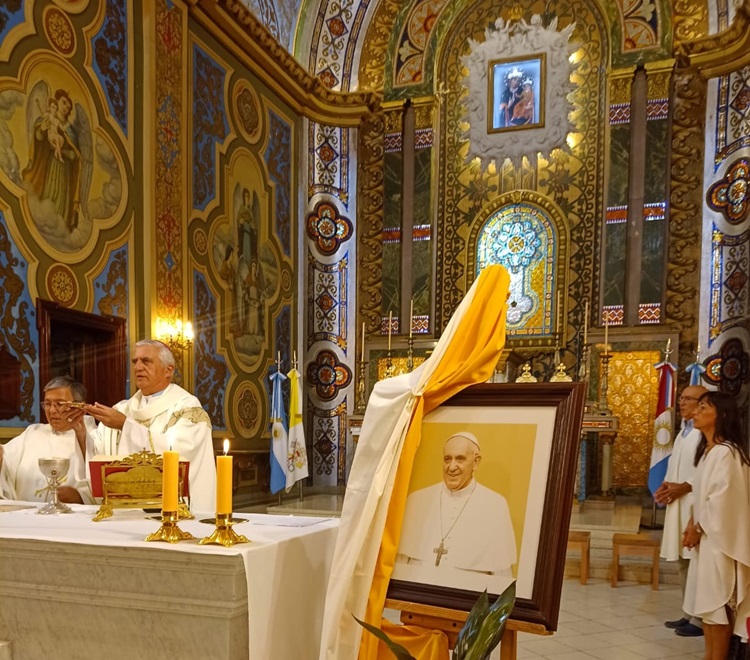 Mons. Uriona presidió la fiesta de la Cátedra de San Pedro en Sampacho Mons. Uriona presidió la fiesta de la Cátedra de San Pedro en Sampacho