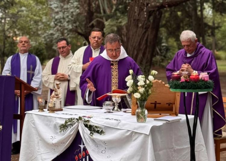 Un sacerdote de Río Cuarto consagra su vida al silencio y la oración como ermitaño
