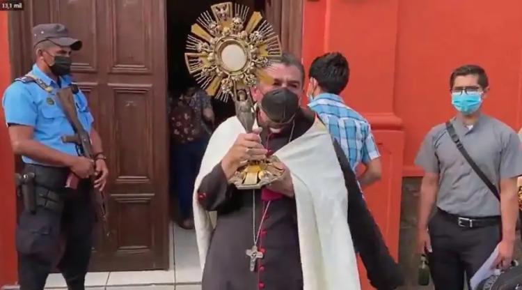 Nicaragua: Impiden al obispo de Matagalpa celebrar la misa en la catedral Nicaragua: Impiden al obispo de Matagalpa celebrar la misa en la catedral