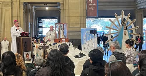 'No nos callamos': misa en Constitución por los excluidos y víctimas de trata