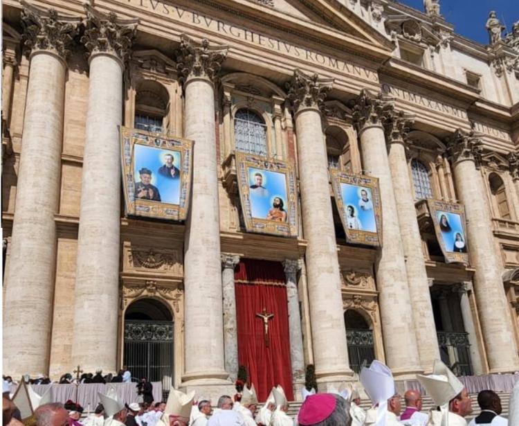 Obispos argentinos presenciaron la ceremonia de canonización de diez nuevos santos en Roma Obispos argentinos presenciaron la ceremonia de canonización de diez nuevos santos en Roma