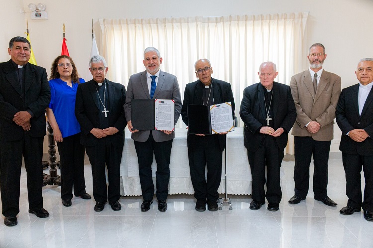 Obispos y gobierno peruano comprometidos en proteger el patrimonio cultural