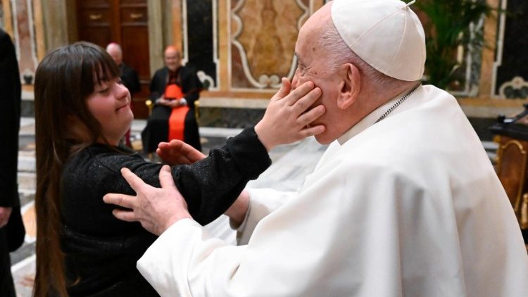 Francisco: 'El deporte rompe barreras y enseña inclusión y fraternidad' Francisco: 'El deporte rompe barreras y enseña inclusión y fraternidad'