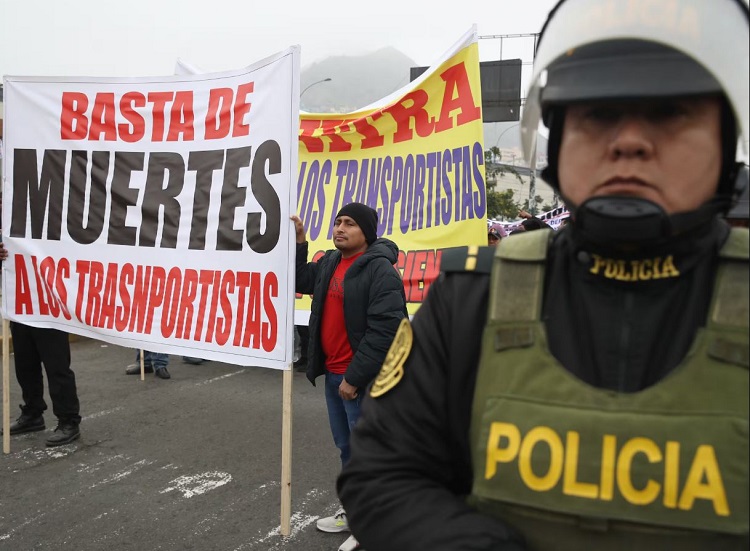 Perú: 'No podemos acostumbrarnos a convivir con el miedo y la violencia' Perú: 'No podemos acostumbrarnos a convivir con el miedo y la violencia'