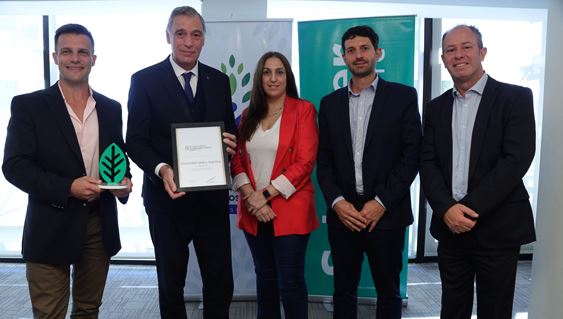 Premian a la UCA por el impacto sustentable de su gestión eléctrica