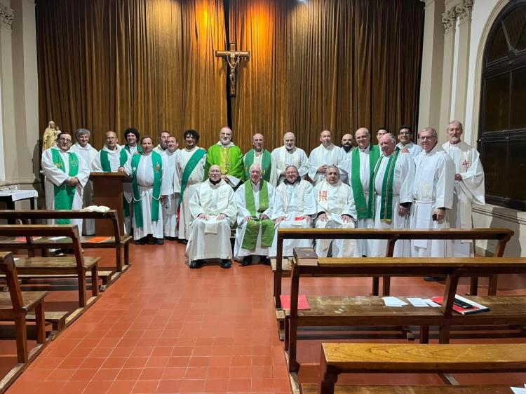 Retiro anual del clero de Azul y Jubileo de la vida consagrada Retiro anual del clero de Azul y Jubileo de la vida consagrada