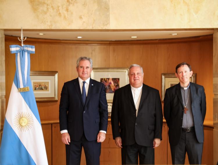 El presidente del Episcopado se reunió con el canciller Pablo Quirno.