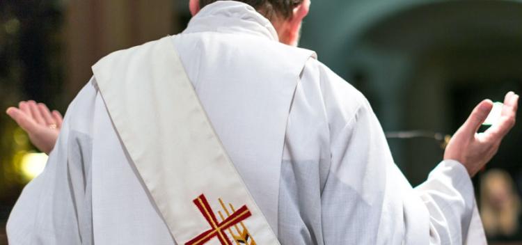 Rosario: Mons. Martín ordenará diáconos permanentes a cinco acólitos