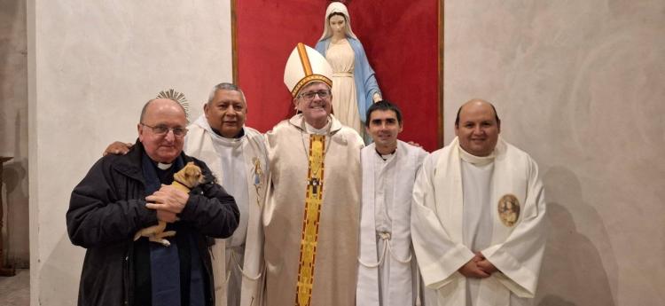 Salta: Mons. García Cuerva visitó la parroquia María Reina de la Paz Salta: Mons. García Cuerva visitó la parroquia María Reina de la Paz
