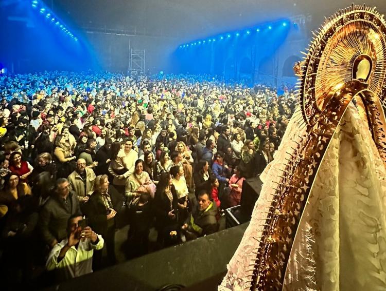 'Salve!': más de 4 mil jóvenes en el cumpleaños de María 'Salve!': más de 4 mil jóvenes en el cumpleaños de María