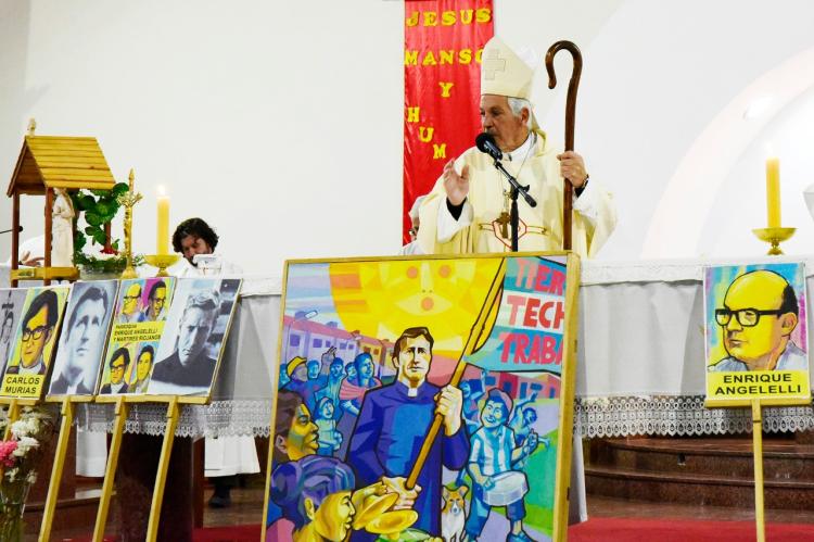 San Justo recordó al padre Mugica, una voz que sigue resonando en medio del pueblo San Justo recordó al padre Mugica, una voz que sigue resonando en medio del pueblo