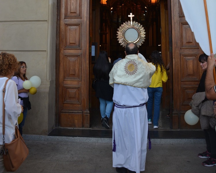 San Luis: adoradores eucarísticos participaron de un jubileo propio San Luis: adoradores eucarísticos participaron de un jubileo propio