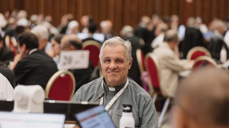 Sínodo 2024: 'Seguimos buscando caminos para la renovación de una Iglesia sinodal y misionera' Sínodo 2024: 'Seguimos buscando caminos para la renovación de una Iglesia sinodal y misionera'