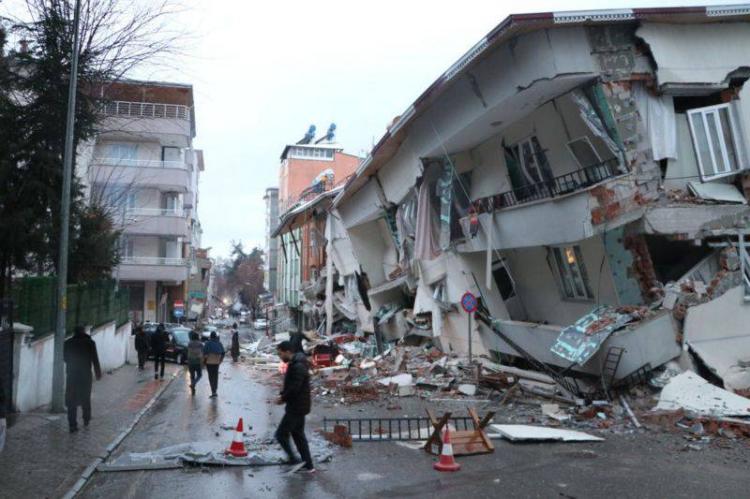 Terremoto en Turquía y Siria: "No nos abandonen", exhortó el párroco de Alepo Terremoto en Turquía y Siria: "No nos abandonen", exhortó el párroco de Alepo